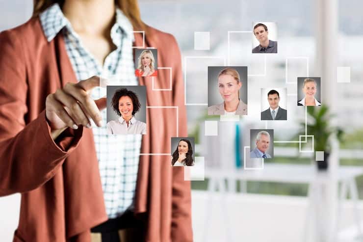 how AI tools help small business